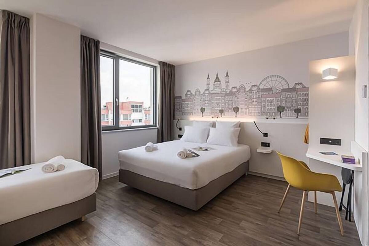 Zimmersafe, Schreibtisch, schallisolierte Zimmer, kostenloses WLAN