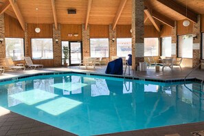 Sisäuima-allas, lämmitetty uima-allas