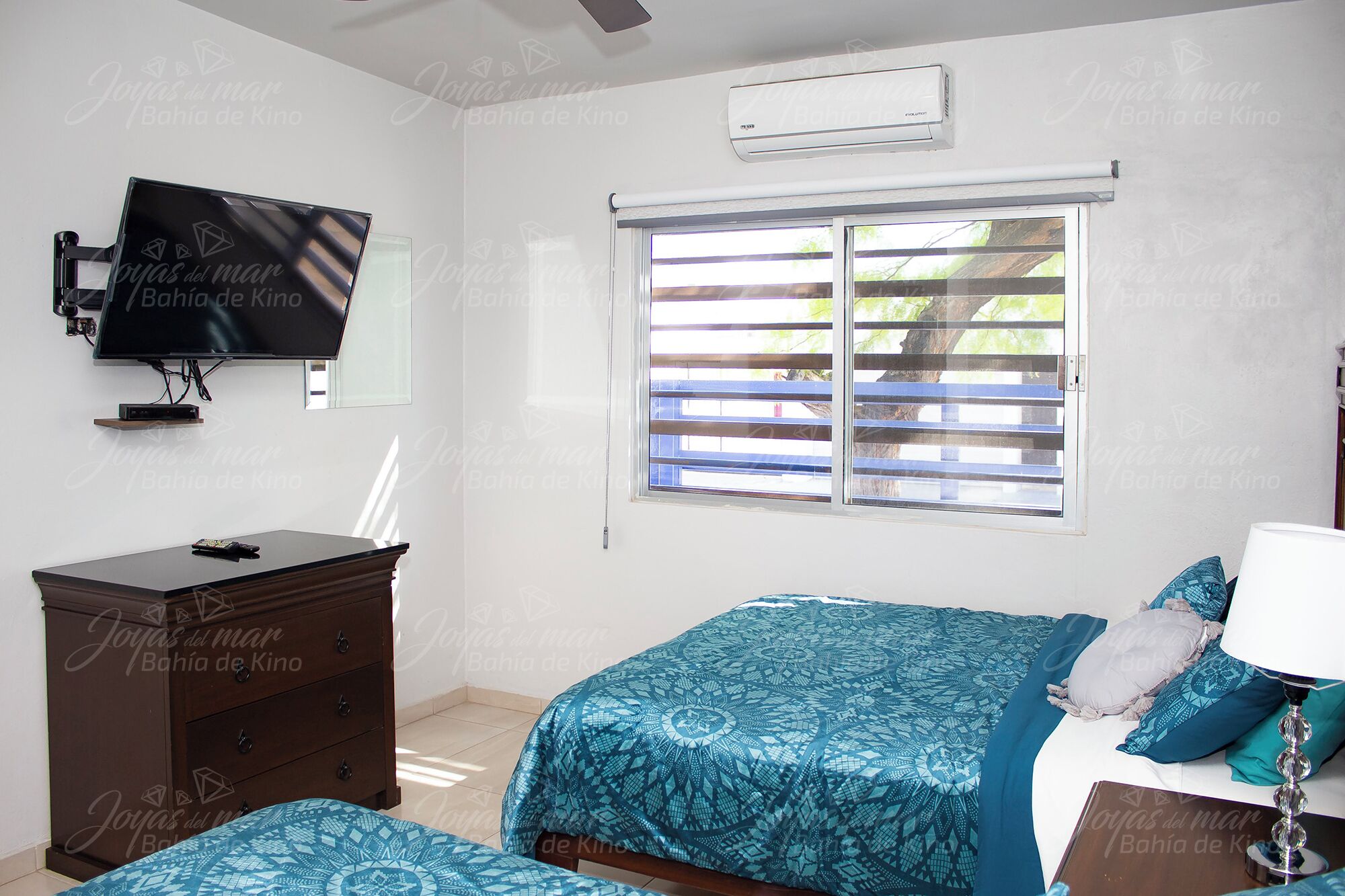 3 makuuhuonetta, silitysrauta/-lauta, ilmainen Wi-Fi, vuodevaatteet