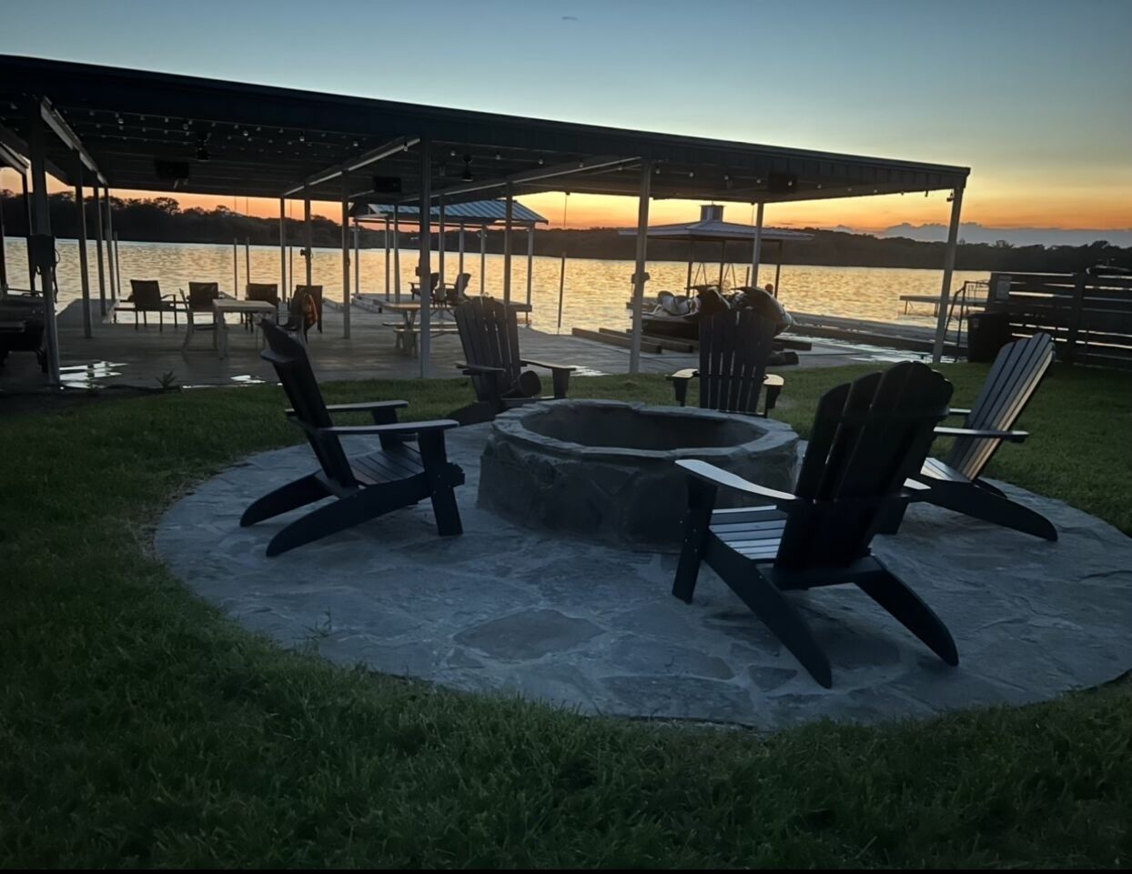 Dockside Digs, LBJ, Huge Dock, Boat slip, Firepit