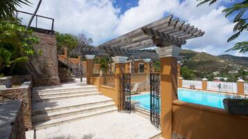 Piscina a l'aire lliure