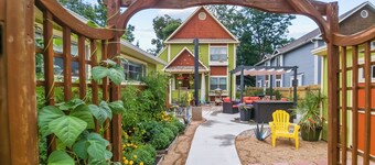 Boutique Studio Apartment Hotel across from CSU in Old Town Fort Collins!Take a trip back in time to when Hippies, Coffee Houses, and The British Invasion were everywhere! It's an urban-industrial studio, a rustic garden suite, and our pet-friendly c