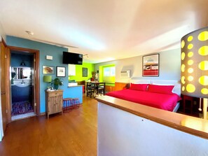 Iron/ironing board, travel crib, free WiFi, bed sheets