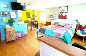 Iron/ironing board, travel cot, free WiFi, bed sheets
