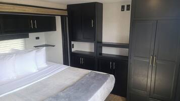 1 quarto, Wi-Fi de cortesia, roupa de cama