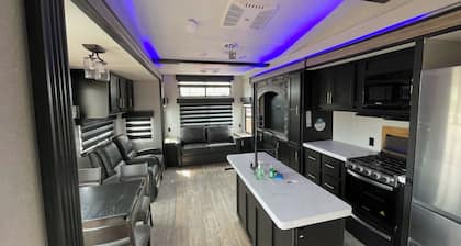 Grand Canyon RV Glamping Resort Loft Suite