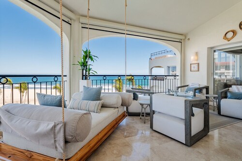 Tortuga Bay 2BR Beachfront Condo 180° Ocean Views