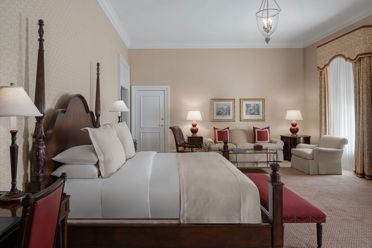 Premium bedding, down comforters, in-room safe, desk