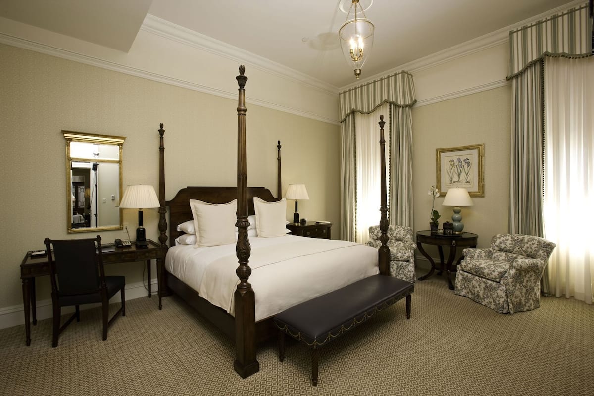 Premium bedding, down comforters, in-room safe, desk