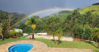 Muita Natureza com Quadra de Beach Tennis