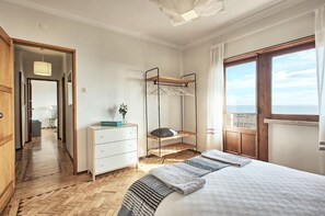 11 Schlafzimmer