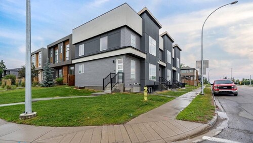 1 Bedroom with Sleeper Sofa Sleeps 3!  Great Central Location