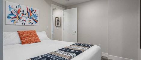 1 chambre, fer et planche à repasser, lit parapluie, Wi-Fi gratuit