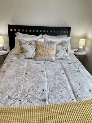 3 Schlafzimmer, Schreibtisch, Bügeleisen/Bügelbrett, WLAN
