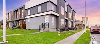 Modern City Basecamp Near Mts