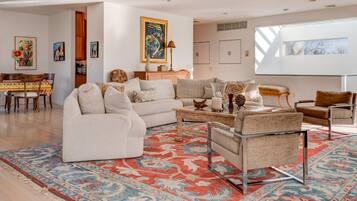 House, Multiple Beds (Bridgehampton Beach Walk) | Living room
