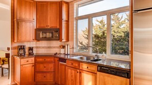 House, Multiple Beds (Bridgehampton Beach Walk) | Private kitchen - Bridgehampton Beach Walk (Bridgehampton)