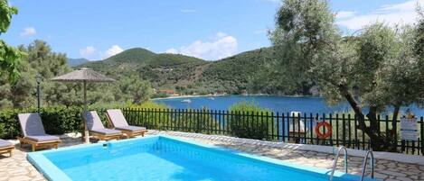 屋外プール、サンラウンジャー