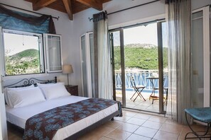 2 bedrooms, in-room safe, iron/ironing board, free WiFi - Villas with private beach near Desimi Bay (Λευκάδα)