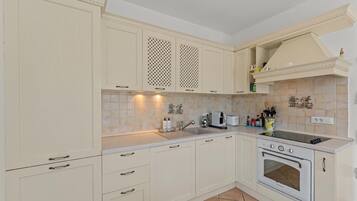 Fridge, oven, dishwasher, toaster