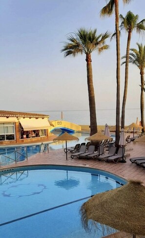 Piscine couverte, piscine extérieure