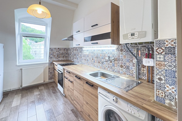 Kjøleskap, mikrobølgeovn, ovn og kokeplater