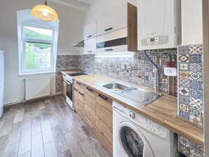 Fridge, microwave, oven, stovetop