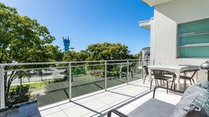 Outdoor dining - Modern Unit In The Heart of Woorim (WOORIM)