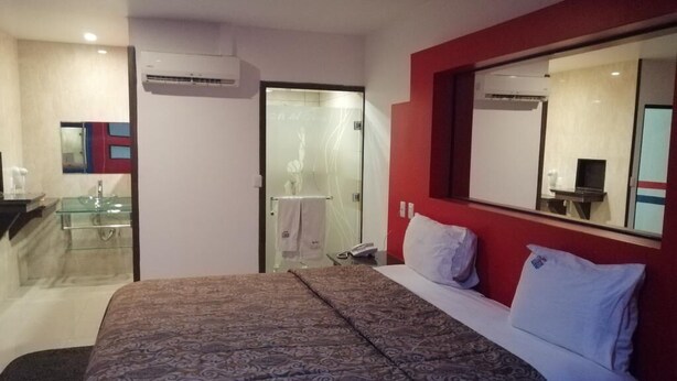 Hypo-allergenic bedding, free WiFi, bed sheets - MOTEL SENA (Ensenada)