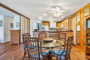 Dining - BEAUTIFUL GARDEN & GOLF COURSE VIEW 2 BEDROOM CONDO (Kailua-Kona)