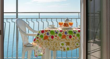 Up to 5 guest house above the Cliff House