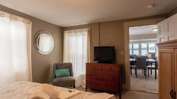 2 bedrooms, internet, bed sheets