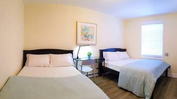 2 bedrooms, desk, iron/ironing board, free WiFi