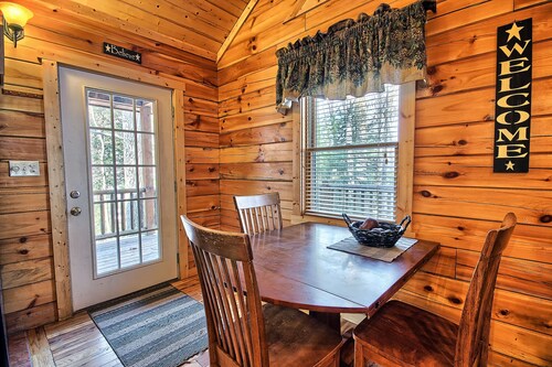 Leaning Tree - Cozy Log Cabin in the Hocking Hills