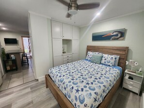 Iron/ironing board, free WiFi, bed sheets