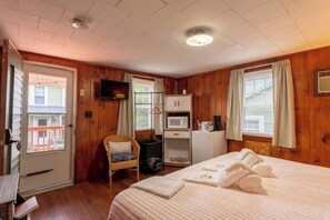 1 bedroom, iron/ironing board, Internet, bed sheets