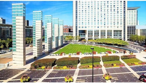 4 #1N - 4 Bedroom / 4 Bath Condo - McCormick Place, Wintrust Arena, Chinatown