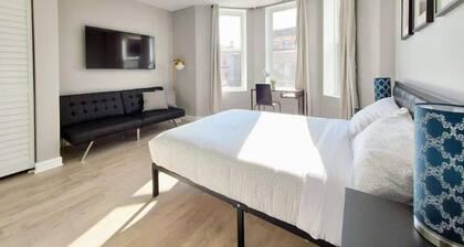 4 #1N - 4 Bedroom / 4 Bath Condo - McCormick Place, Wintrust Arena, Chinatown