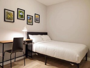 4 Schlafzimmer, Schreibtisch, Bügeleisen/Bügelbrett, kostenloses WLAN