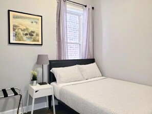 4 makuuhuonetta, työpöytä, silitysrauta/-lauta, ilmainen Wi-Fi