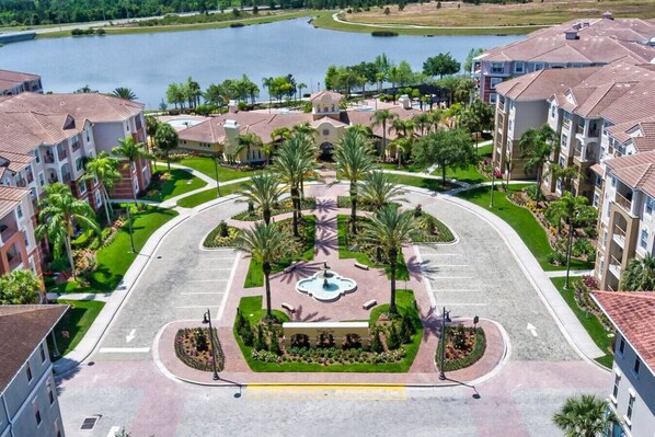 Exterior - VC7 306 - Lake and Pool view by Universal Studios (Orlando)
