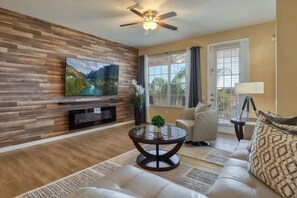 Smart TV, Netflix, Hulu, smart speakers - VC7 306 - Lake and Pool view by Universal Studios (Orlando)