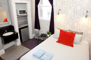 Basic Double Room, 1 Double Bed | Iron/ironing board, bed sheets - Ansonia Hotel - Hostel (San Francisco)