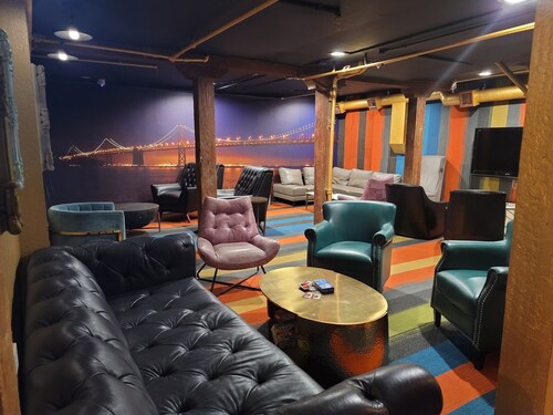 Ansonia Hotel - Hostel