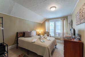 1 bedroom, internet, bed sheets