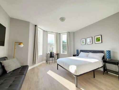 4 #2N - 4 Bedroom / 4 Bath Condo - McCormick Place, Wintrust Arena, Chinatown