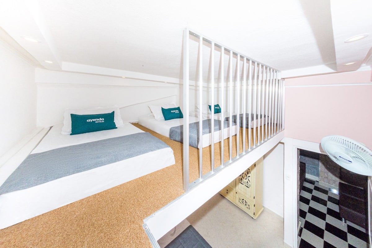 Hypo-allergenic bedding, free WiFi, bed sheets