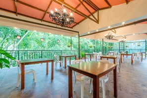 Free daily continental breakfast  - Hotel Ayenda San Fernando 1904 (Armenia)