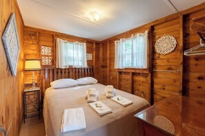 2 habitaciones, tabla de planchar con plancha, internet y ropa de cama
