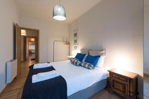 2 Schlafzimmer, Schreibtisch, Bügeleisen/Bügelbrett, Internetzugang